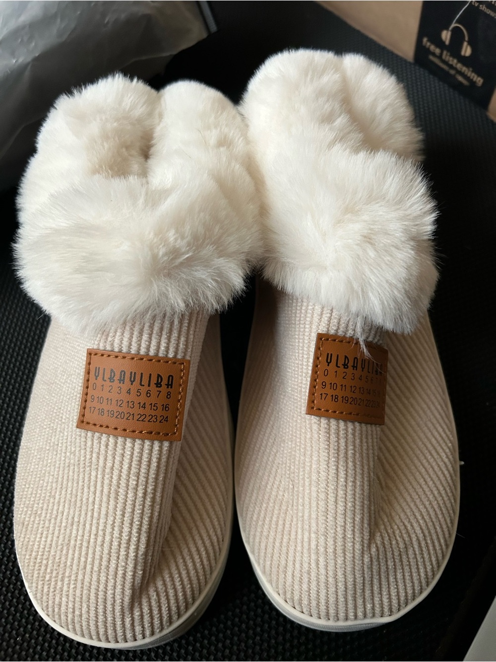 Women's Cream Fleece-Trim Slip-On Slippers